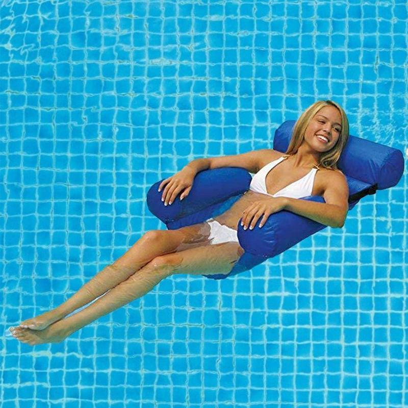 Lit gonflable de la piscine