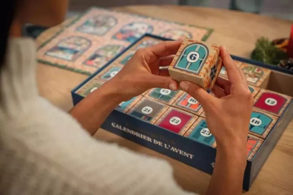 Calendrier de l’Avent puzzle Ravensburger 2026 Noël à la maison — présentation fabricant 5