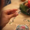 Calendrier de l’Avent puzzle Ravensburger 2026 Noël à la maison — présentation fabricant 6
