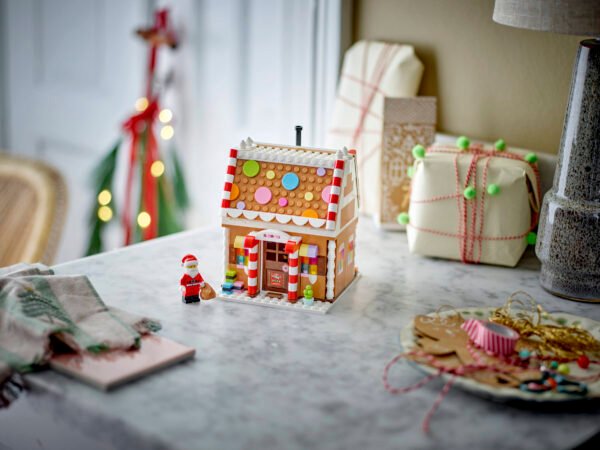 lego-40809-noel-9 Maison en pain d’épices LEGO 40809 – mise en scène festive