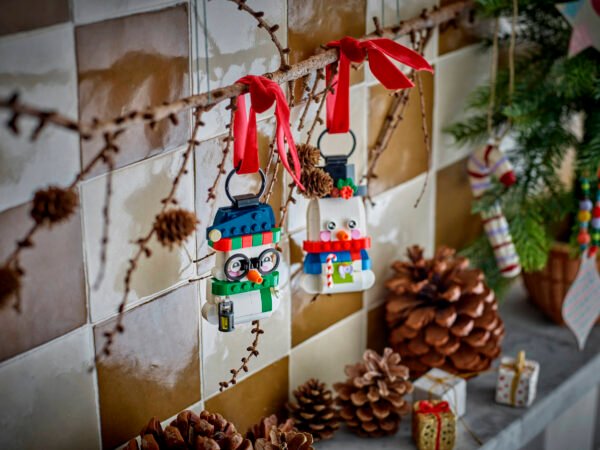 lego-40812-noel-6 Bonshommes de neige LEGO 40812 – mise en scène festive