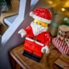 lego-40820-pere-noel-5 Mise en scène de la figurine LEGO du Père Noël