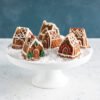 Détails des gâteaux en forme de maison Cozy Village