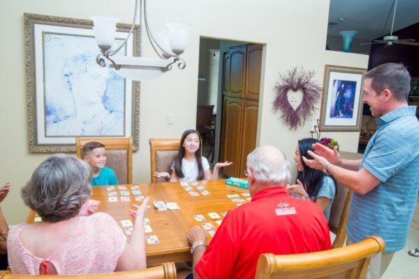 skyjo cardgame 03 familywithskyjo 1.jpg Skyjo Magilano – partie en famille