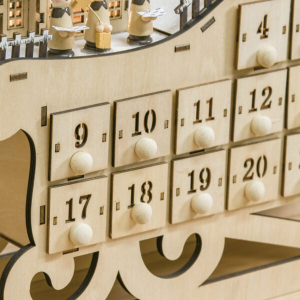 homcom-830-418-calendrier-avent-bois-traineau-7 Gros plan sur les tiroirs numérotés du calendrier HOMCOM 830-418