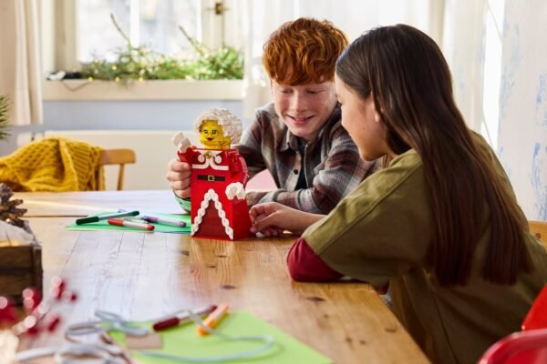 lego-40875-noel-5 LEGO 40875 – mise en scène
