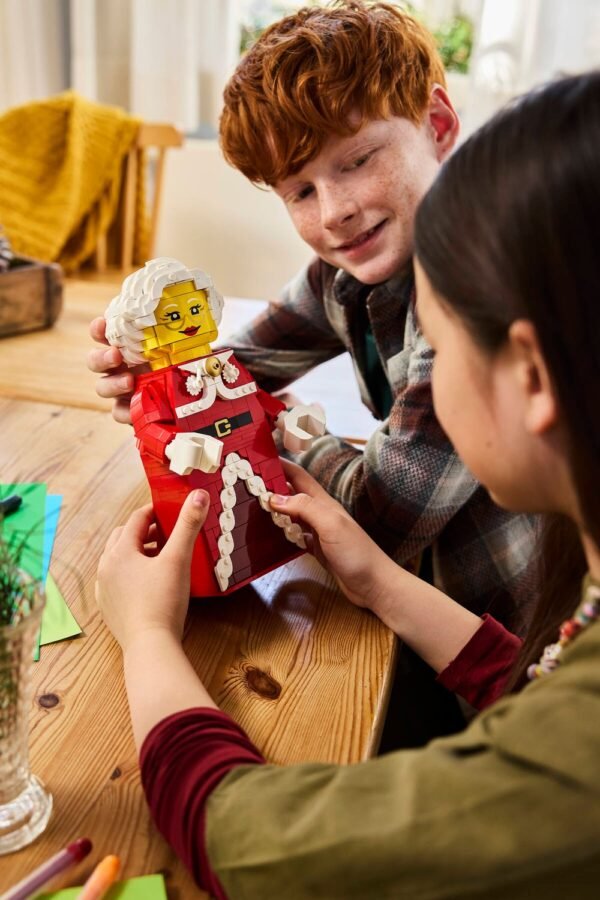 lego-40875-noel-6 LEGO 40875 – figurine en situation
