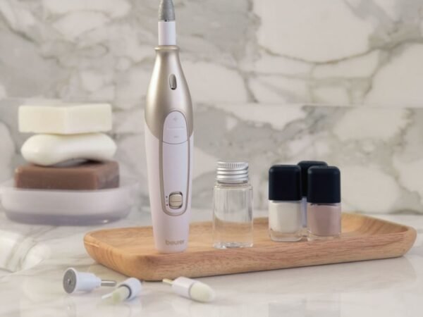 Kit Beurer MP 64 présenté dans une salle de bain Kit Beurer MP 64 présenté dans une salle de bain